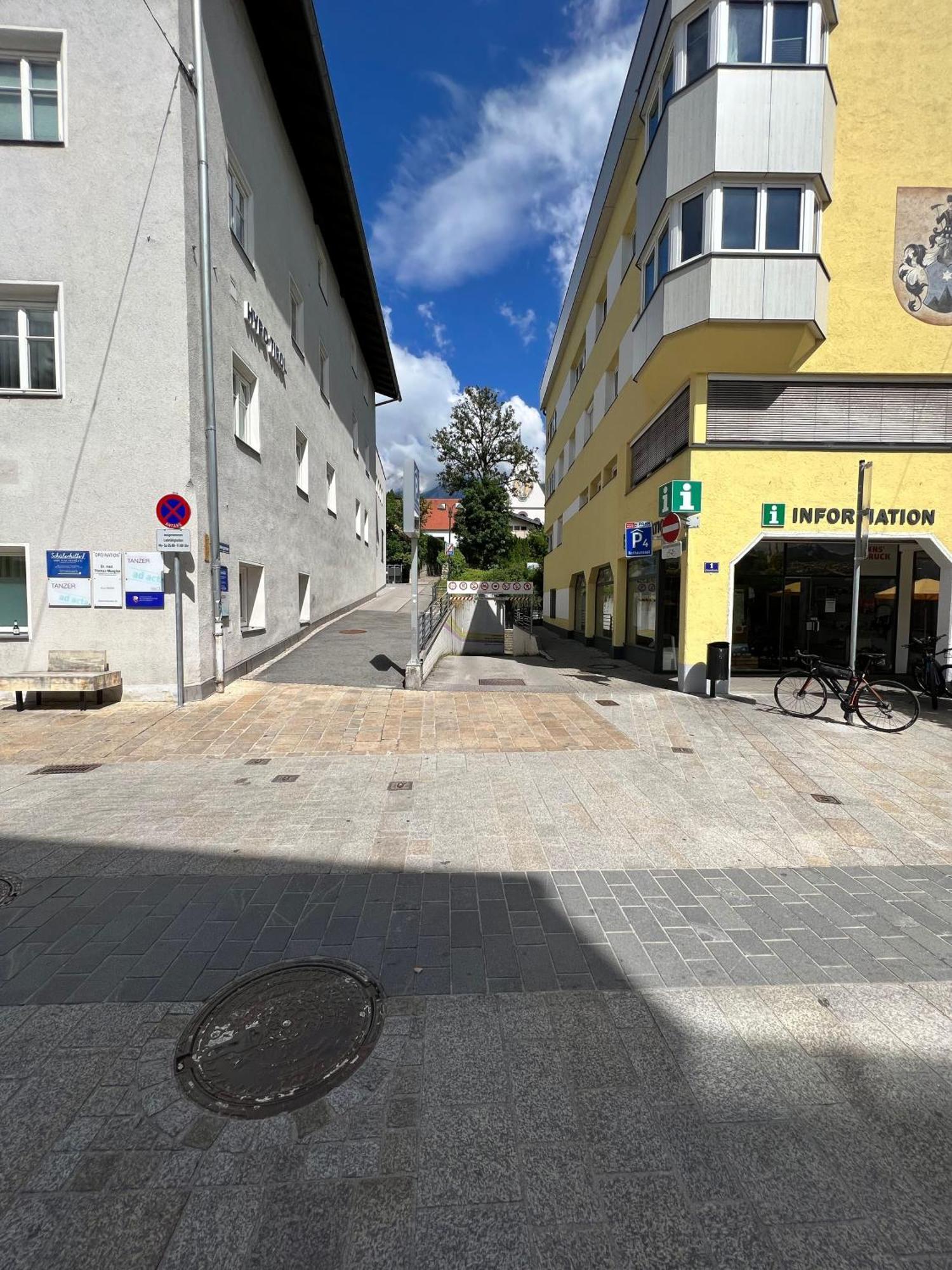 Mitten Im Zentrum Ferienwohnungen Mit Sonniger Terrasse Telfs Bagian luar foto