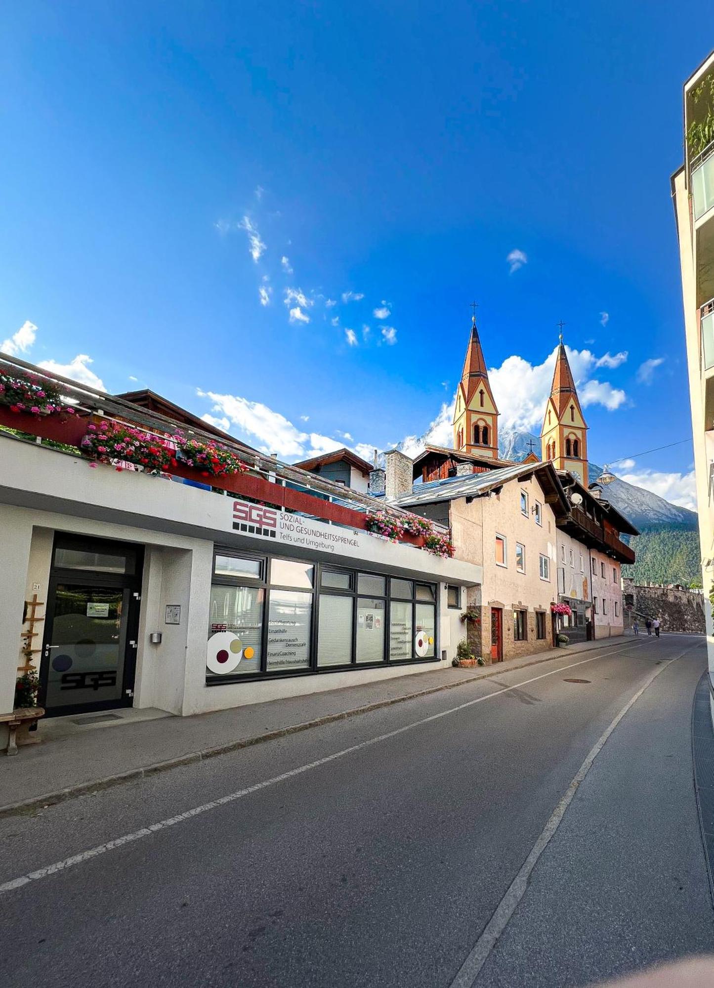 Mitten Im Zentrum Ferienwohnungen Mit Sonniger Terrasse Telfs Bagian luar foto